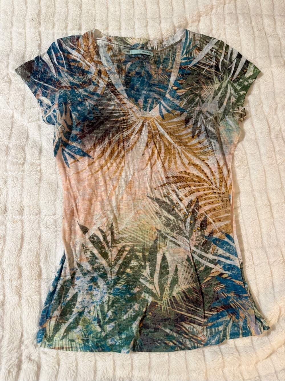 Tropical Palm Leaf V-Neck Tee - Multicolor W/sequence. -S
